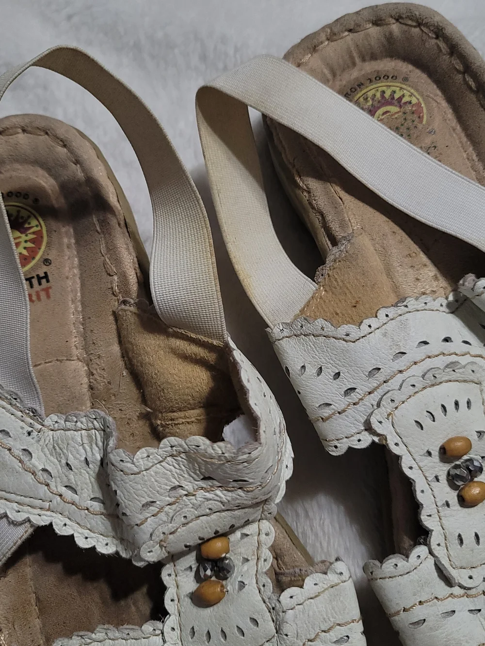 Earth Spirit White Leather Slingback Sandals with Bead Accent Sz 9
